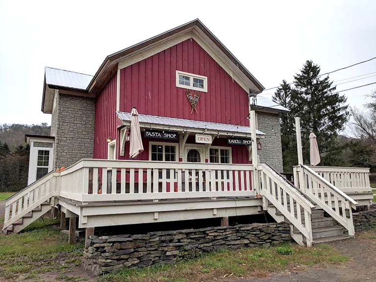 Creekside cabin accommodations in Livingston Manor, NY